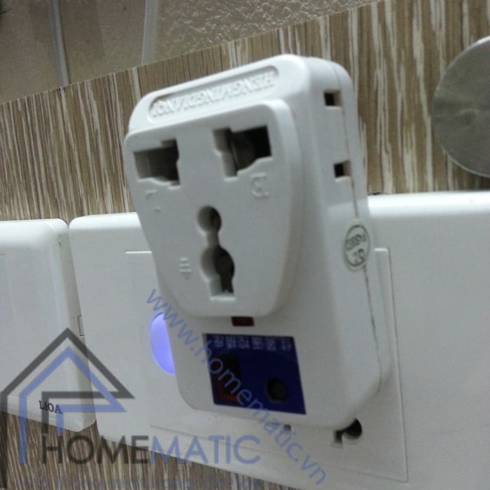 Ổ cắm điều điều khiển từ xa bằng sóng hồng ngoại