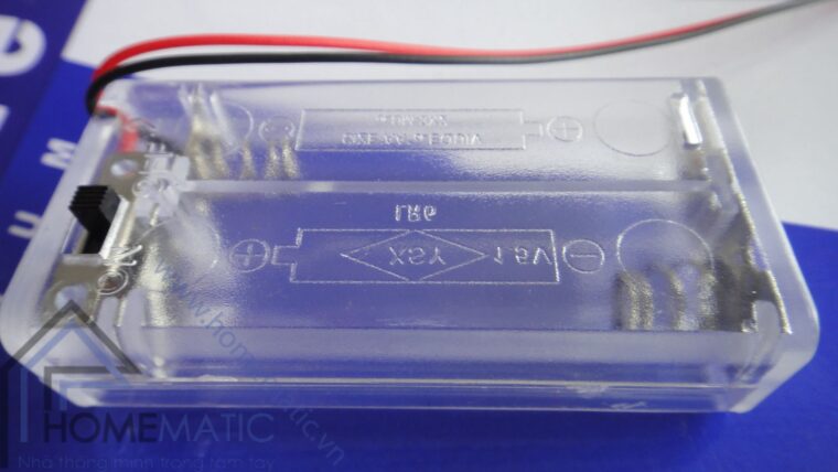 2 pin AA hộp trong suốt