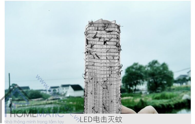 Đèn bắt muỗi ngoài trời sạc pin năng lượng mặt trời