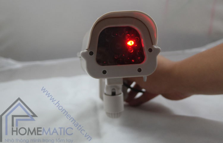 Camera mô hình chống trộm hỗ trợ pin năng lượng mặt trời SOF-CAM