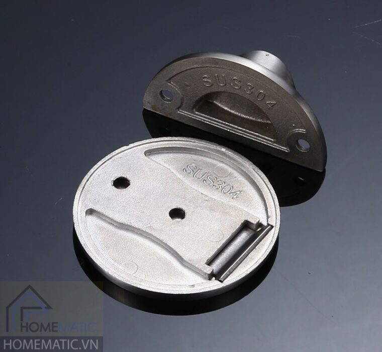 Chan cua nam cham am san