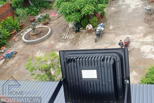 den-pha-nang-luong-mat-troi-150w-2