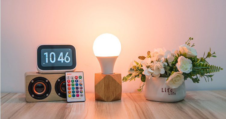 Đèn Led Rgb đổi Màu Led Trang Trí Kèm điều Khiển Từ Xa Mla