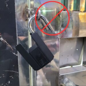 Không nên cài khóa vân tay ở vị trí mở trên cửa