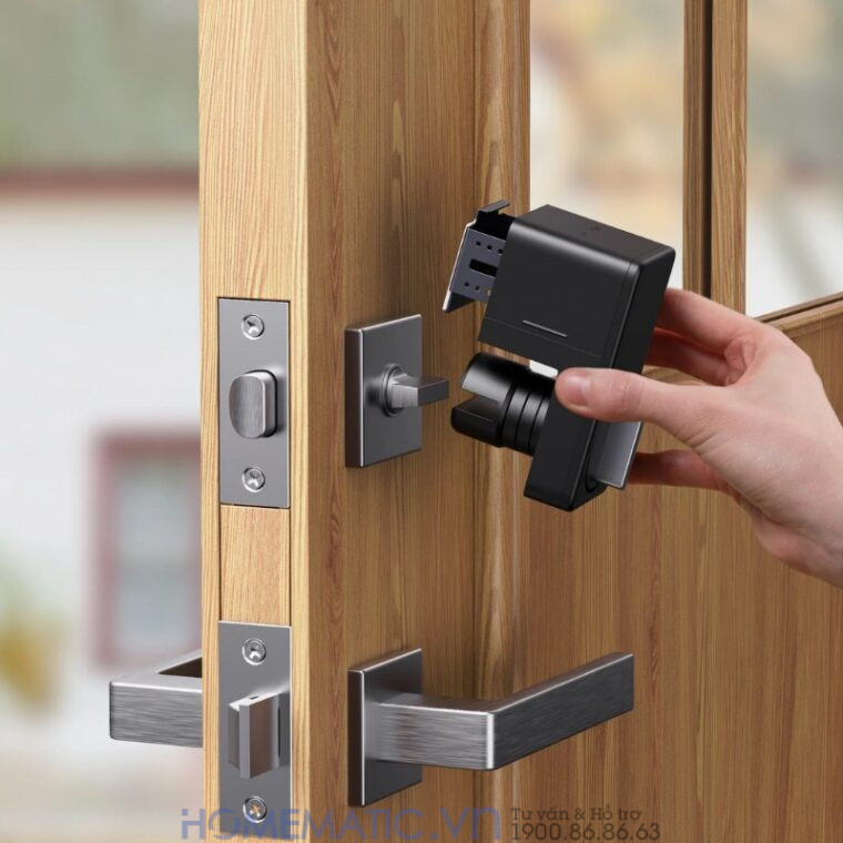 Khóa Vân Tay Cửa Gỗ Thông Minh Switchbot Lock Sb-l lắp đặt siêu dễ, chỉ việc bắt vít hoặc dán 3M
